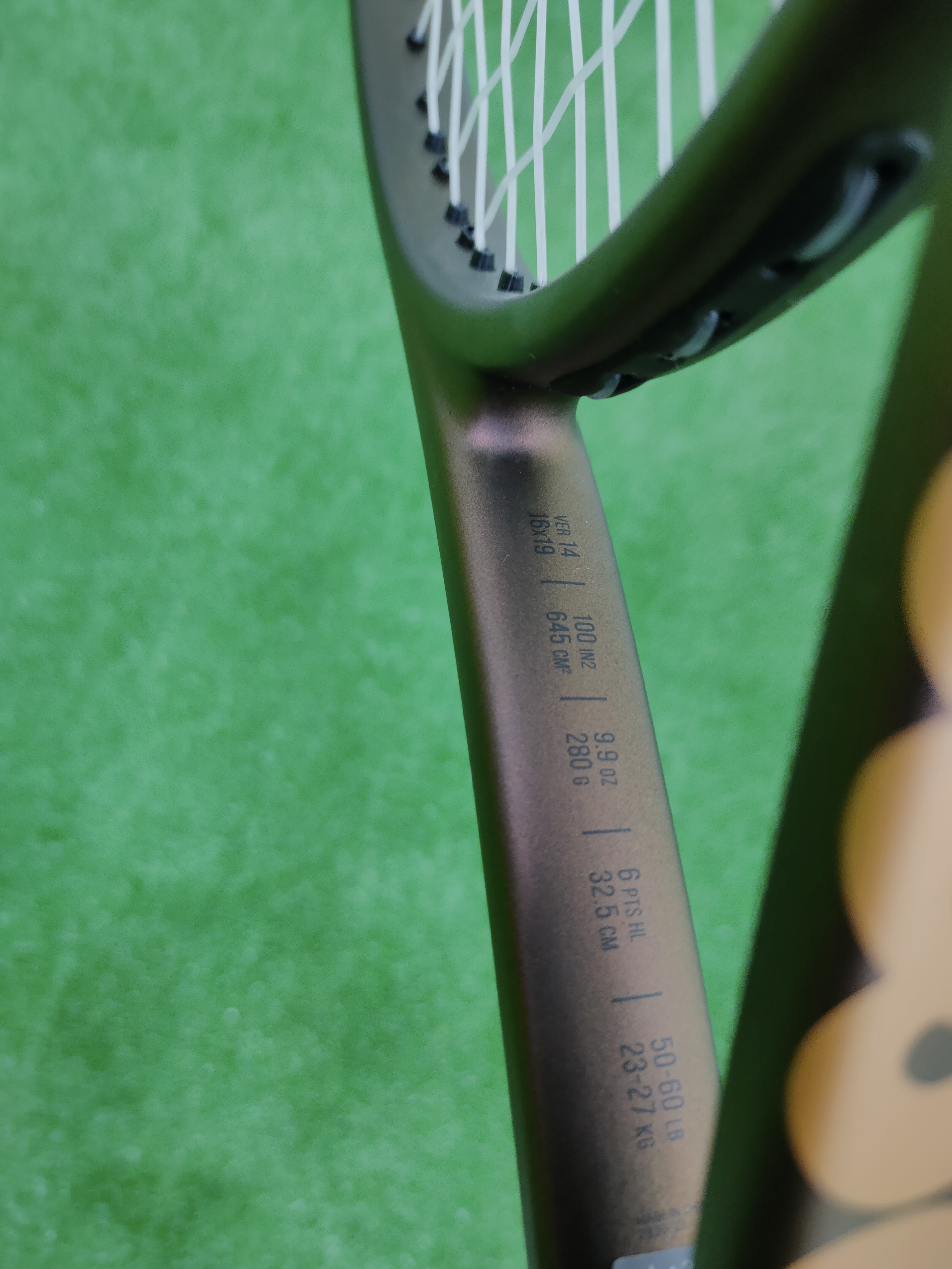 картинка Wilson PRO STAFF Team от магазина Высшая Лига